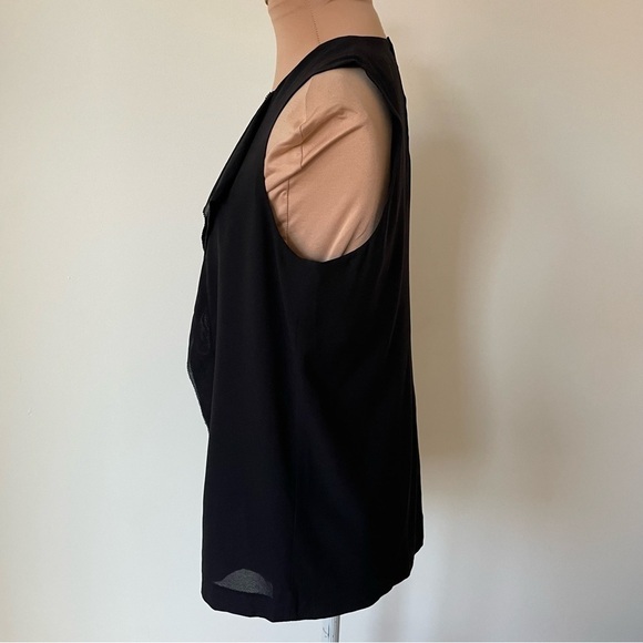 Vince Black Silk Ruffled Crew Neck Sleeveless Blouse V094010267 EUC Size 4 - Picture 2 of 8
